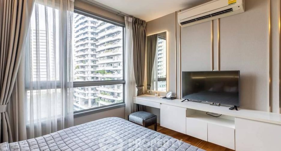 For rent 2 bedrooms condo in Watthana, Bangkok