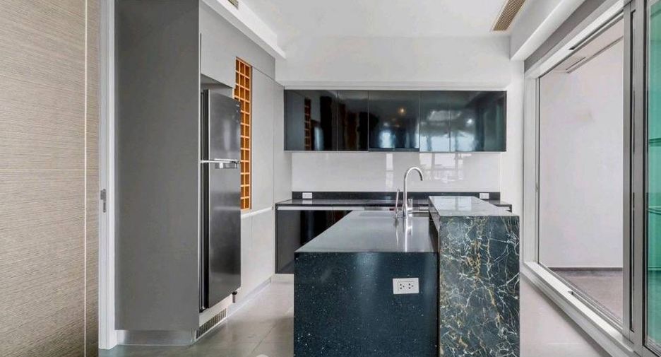 Condo en alquiler de 4 habitaciones en Sathon, Bangkok