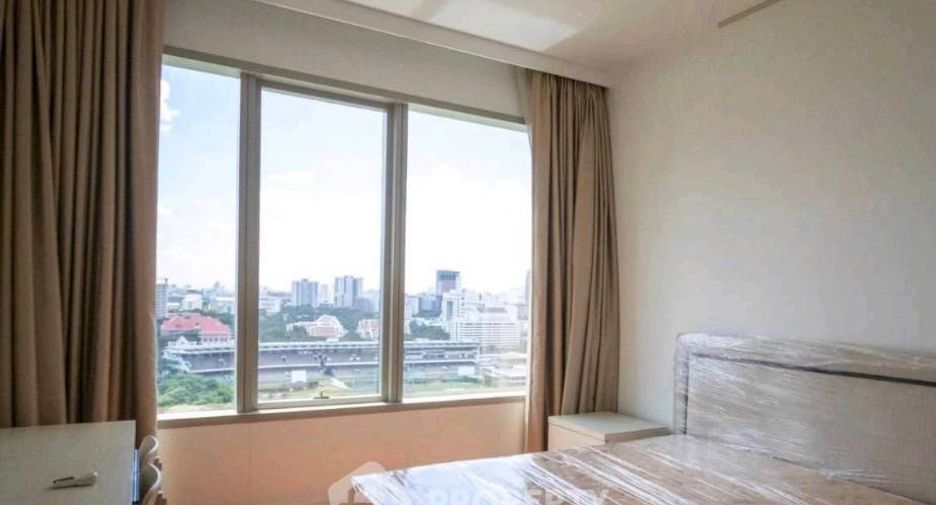 For rent 3 bedrooms condo in Pathum Wan, Bangkok