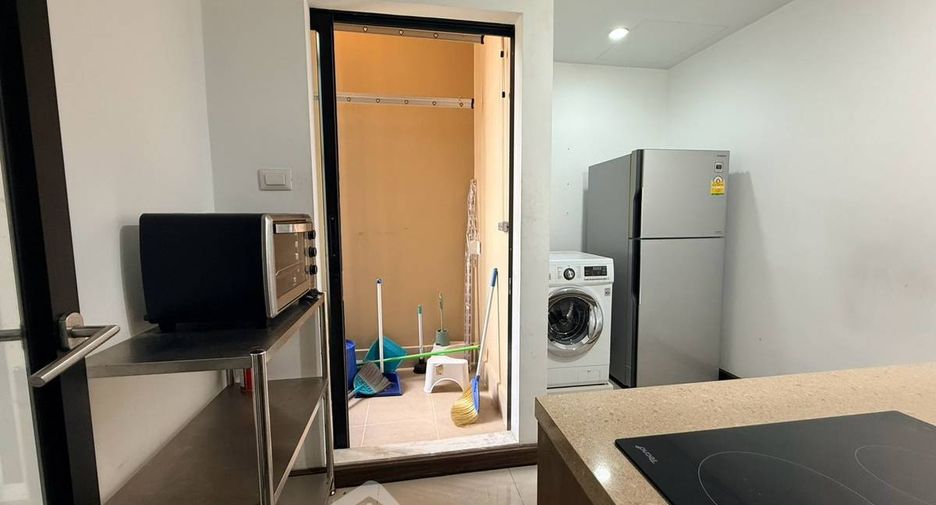 For rent 2 bedrooms condo in Sathon, Bangkok