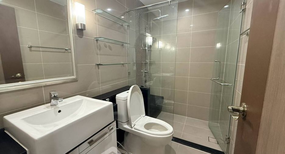 For rent 2 bedrooms condo in Sathon, Bangkok