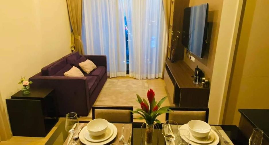 For rent 2 bedrooms condo in Watthana, Bangkok