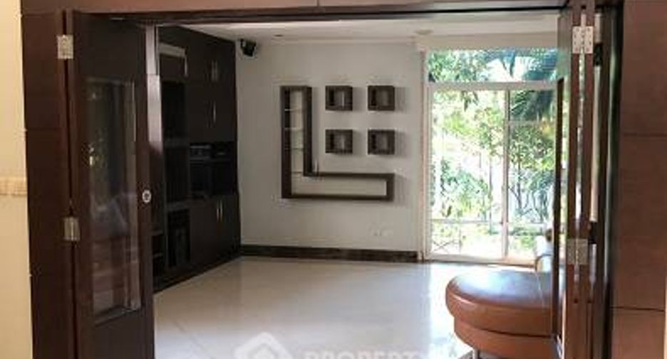 À vendre 4 chambres maison à Khan Na Yao, Bangkok