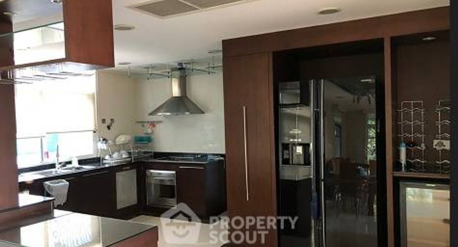 À vendre 4 chambres maison à Khan Na Yao, Bangkok