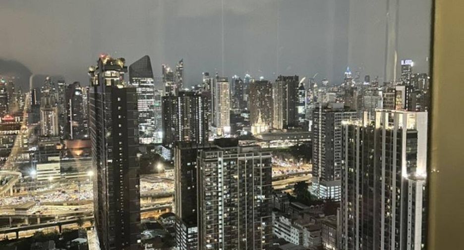 For sale 1 bed condo in Huai Khwang, Bangkok
