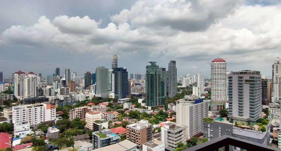 For sale 1 bed condo in Khlong Toei, Bangkok