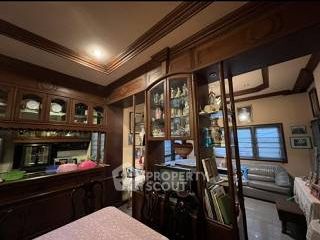 À vendre 6 chambres maison à Mueang Chon Buri, Chonburi