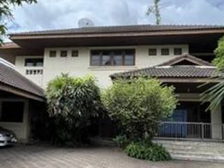 À vendre 6 chambres maison à Mueang Chon Buri, Chonburi