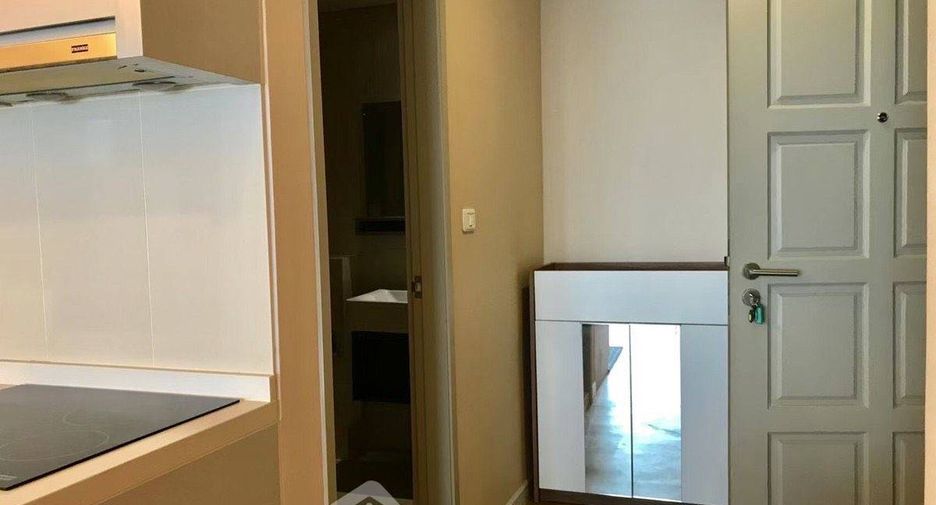 For sale 3 bedrooms condo in Yan Nawa, Bangkok