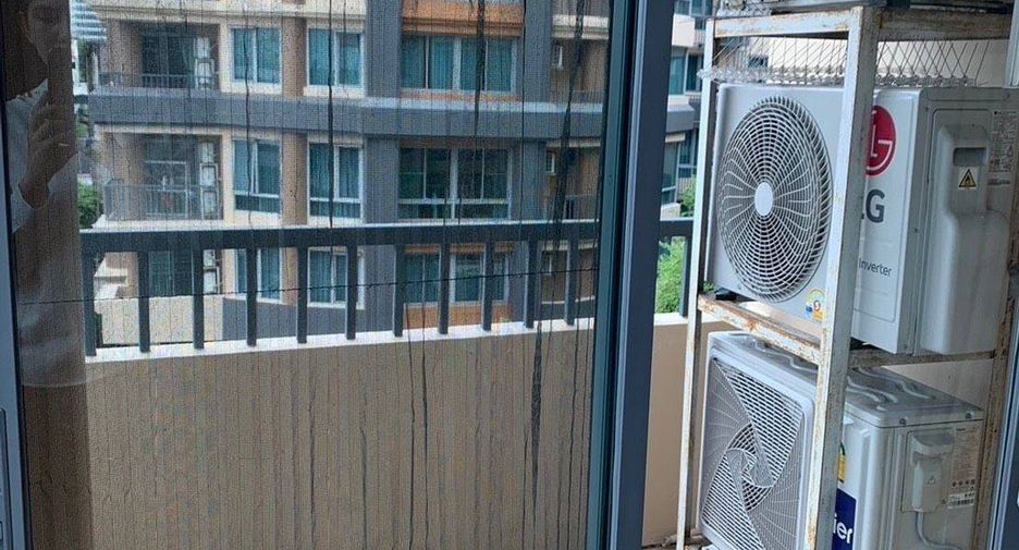 For sale 3 bedrooms condo in Yan Nawa, Bangkok