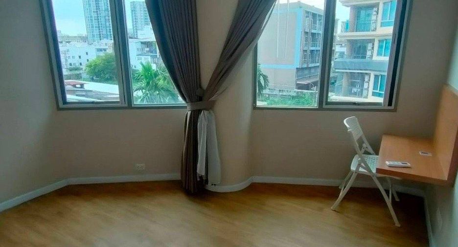 For sale 3 bedrooms condo in Yan Nawa, Bangkok