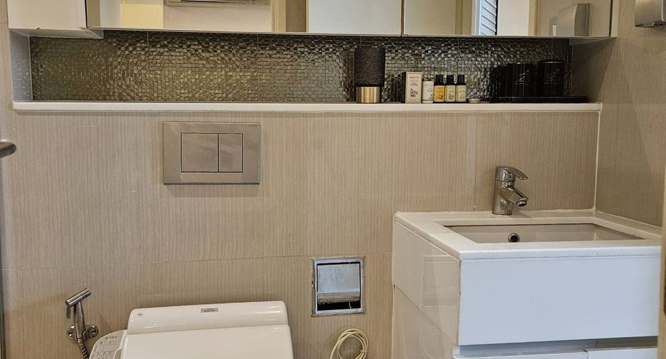 For rent and for sale 1 bed condo in Watthana, Bangkok