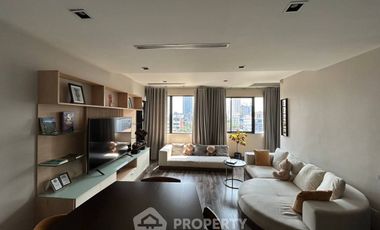 Condo en alquiler y en venta de 3 habitaciones en Watthana, Bangkok
