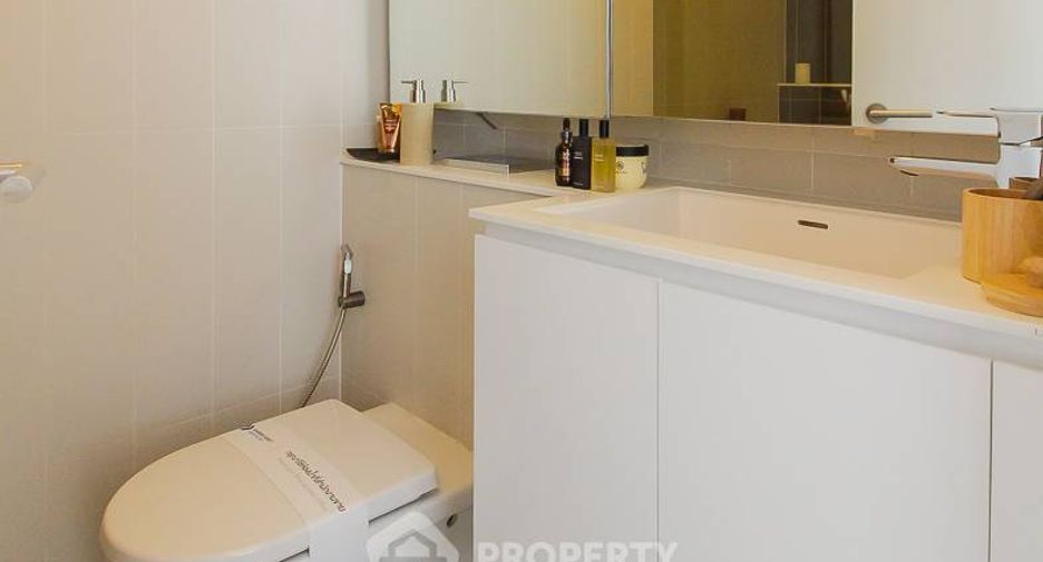 For sale 6 bedrooms condo in Khlong Toei, Bangkok