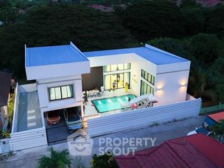 À vendre 4 chambres villa à Na Jomtien, Pattaya