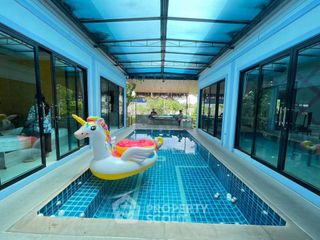 Haus zum Kauf mit 5 Zimmer in Si Racha, Chonburi