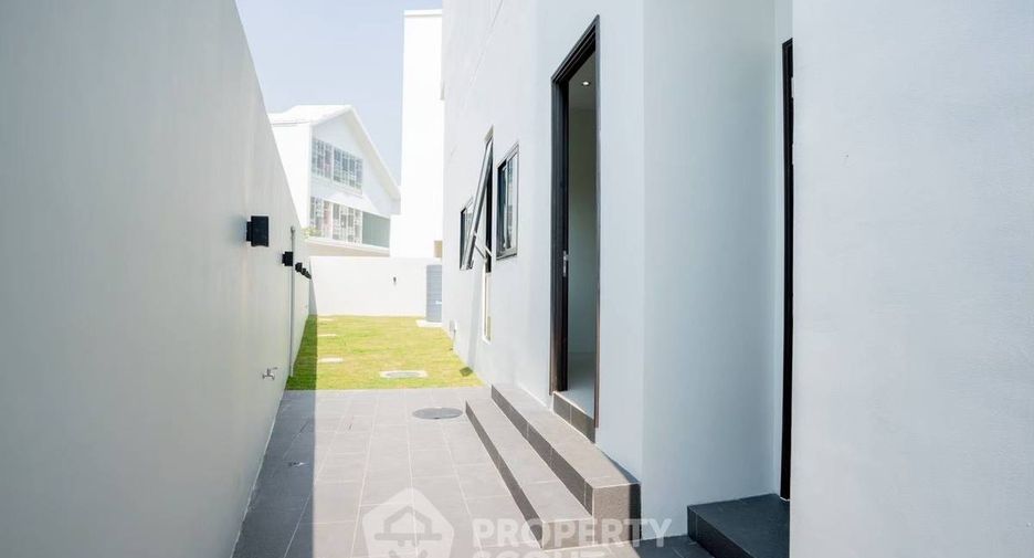 Casa en venta de 5 habitaciones en Suan Luang, Bangkok