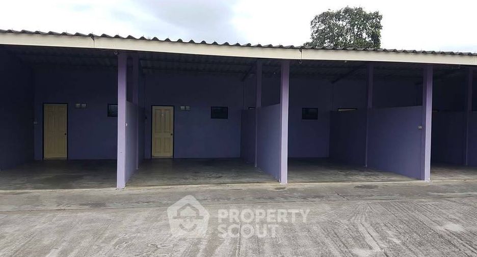 Haus zum Kauf mit 10 Zimmer in Si Racha, Chonburi
