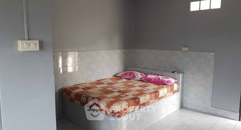 Haus zum Kauf mit 10 Zimmer in Si Racha, Chonburi