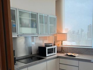 For sale 3 ベッドルーム condo in Khlong Toei, Bangkok