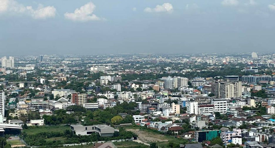 For sale 2 bedrooms condo in Watthana, Bangkok