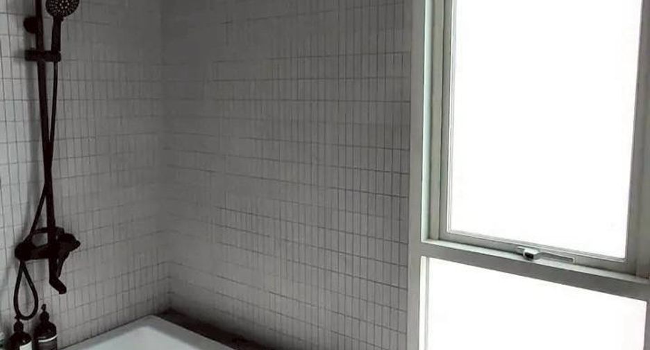 For rent and for sale 2 bedrooms condo in Pathum Wan, Bangkok
