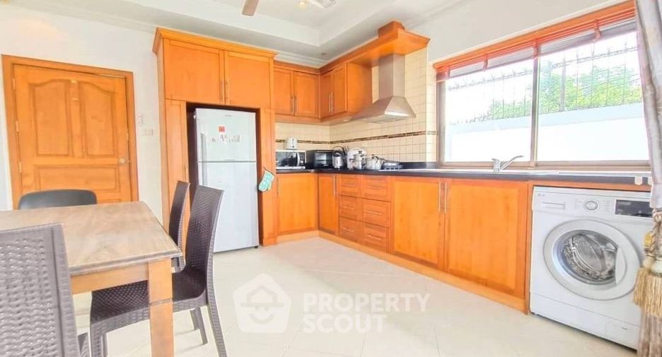 À louer et à vendre 3 chambres villa à Jomtien, Pattaya