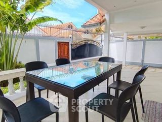À louer et à vendre 3 chambres villa à Bang Lamung, Chonburi