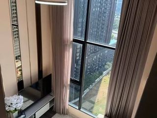 Продажа 2 спальни кондо в Ратчатхещи, Бангкок