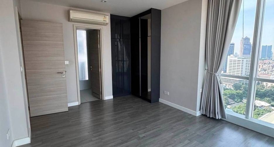 For sale 2 ベッドルーム condo in Thon Buri, Bangkok