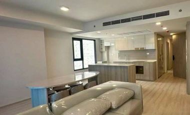 À vendre 4 chambres condo à Huai Khwang, Bangkok