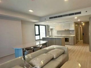 Condo en venta de 4 habitaciones en Huai Khwang, Bangkok