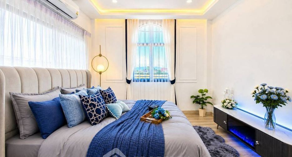 For sale 3 bedrooms townhouse in Bang Lamung, Chonburi