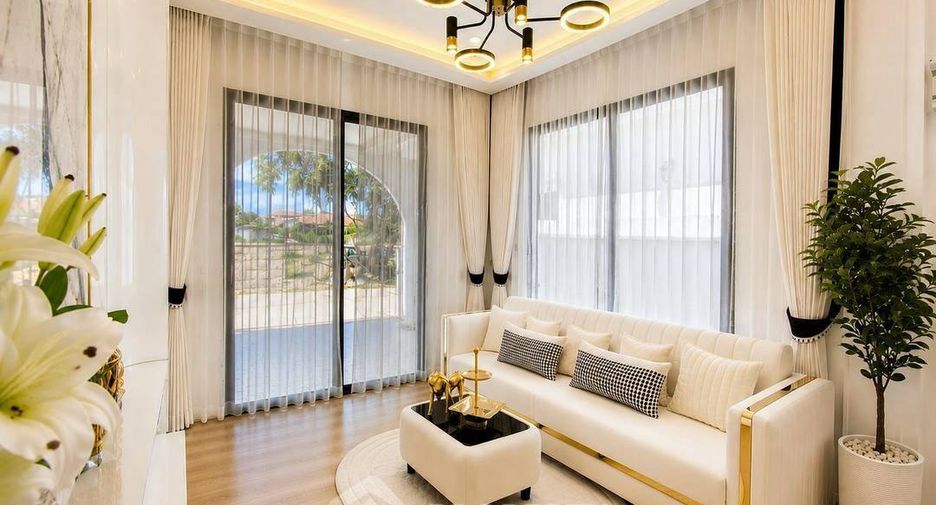 For sale 3 bedrooms townhouse in Bang Lamung, Chonburi