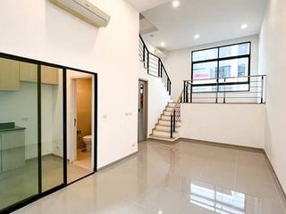 À vendre 3 chambres maison de ville à Suan Luang, Bangkok