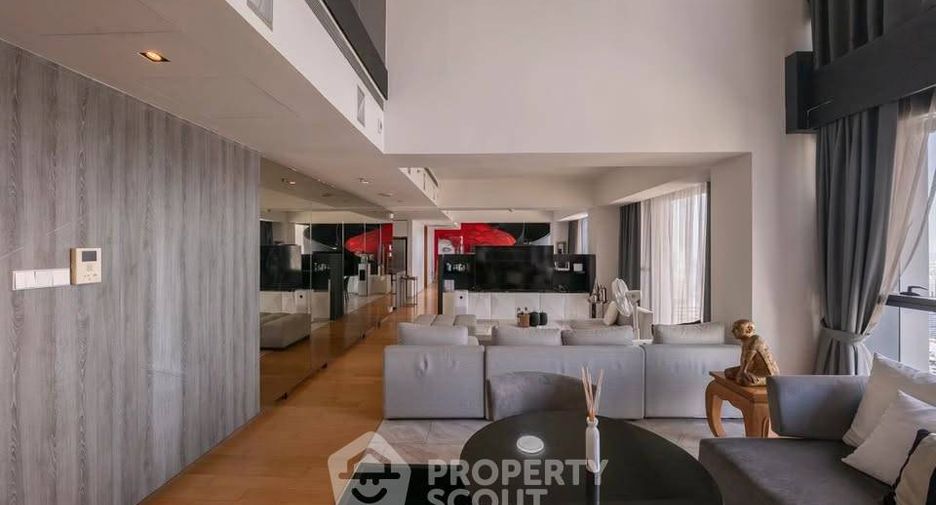 For sale 4 ベッドルーム condo in Sathon, Bangkok