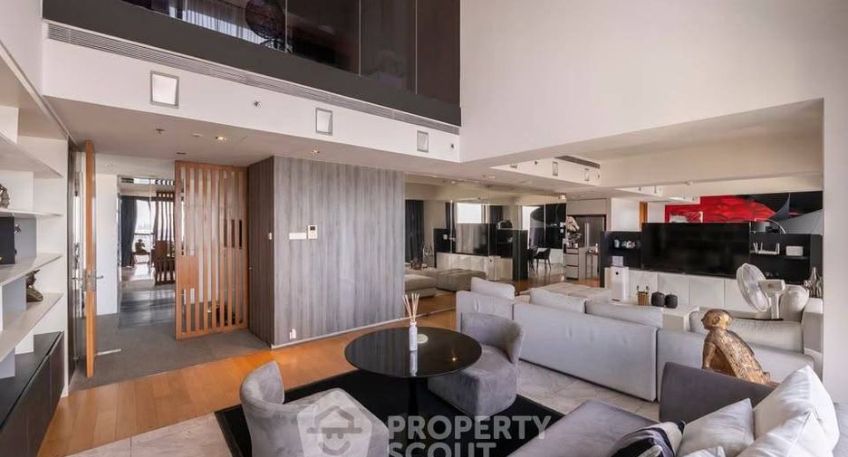 For sale 4 ベッドルーム condo in Sathon, Bangkok