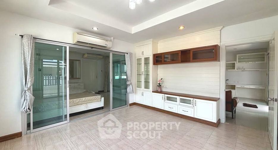 À vendre 7 chambres maison à Mueang Chon Buri, Chonburi
