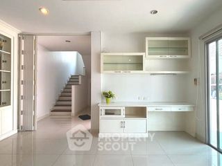 À vendre 7 chambres maison à Mueang Chon Buri, Chonburi