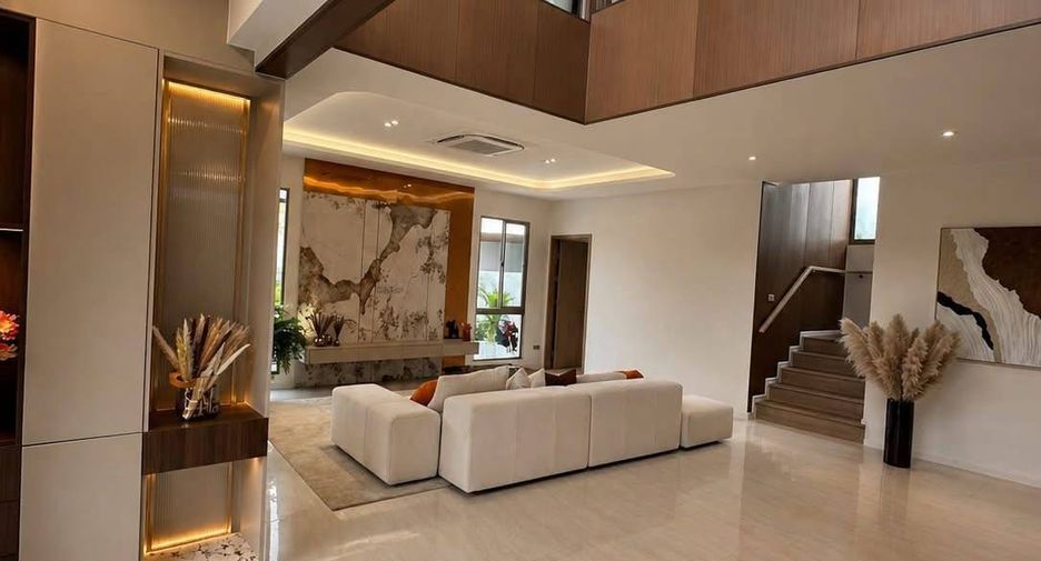 For sale 5 bedrooms house in Bang Lamung, Chonburi