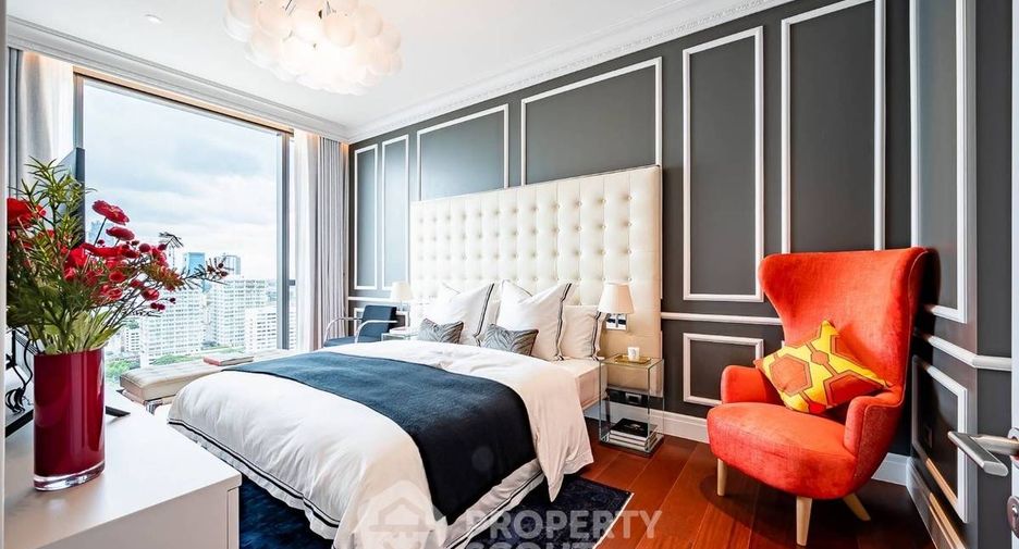For sale 3 bedrooms condo in Watthana, Bangkok