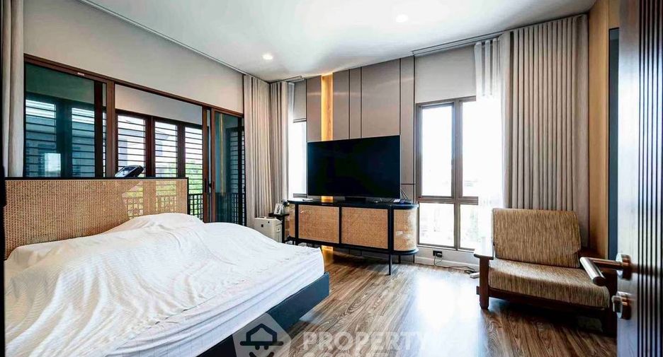 À vendre 4 chambres maison à Bang Kapi, Bangkok
