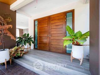 For sale 4 ベッドルーム house in Bang Kapi, Bangkok