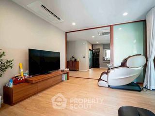 For sale 4 ベッドルーム house in Bang Kapi, Bangkok