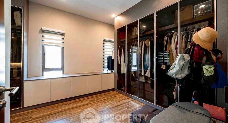À vendre 4 chambres maison à Bang Kapi, Bangkok