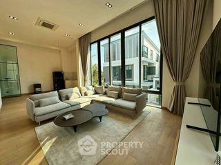 For sale 3 ベッドルーム house in Wang Thonglang, Bangkok