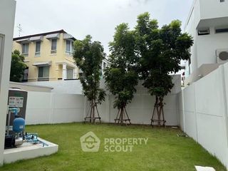For sale 4 ベッドルーム house in Wang Thonglang, Bangkok