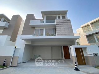 For sale 4 ベッドルーム house in Wang Thonglang, Bangkok