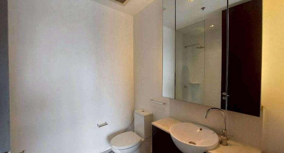 À louer et à vendre 2 chambres condo à Yan Nawa, Bangkok