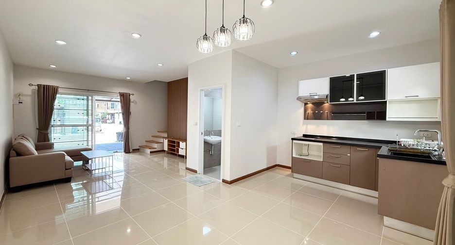 For rent 3 bedrooms house in Suan Luang, Bangkok
